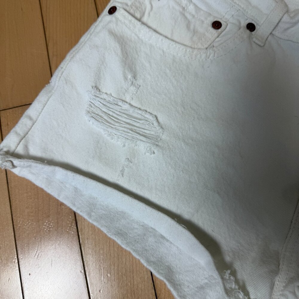 LEVI'S Premium Denim Jean Shorts Distressed White Size 31 - Picture 3 of 12
